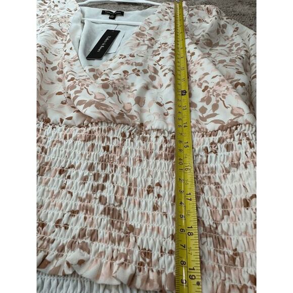 NWT Violets & Roses Womens Off-White Floral Long Sleeve Smocked Blouse Size LP - Picture 6 of 8